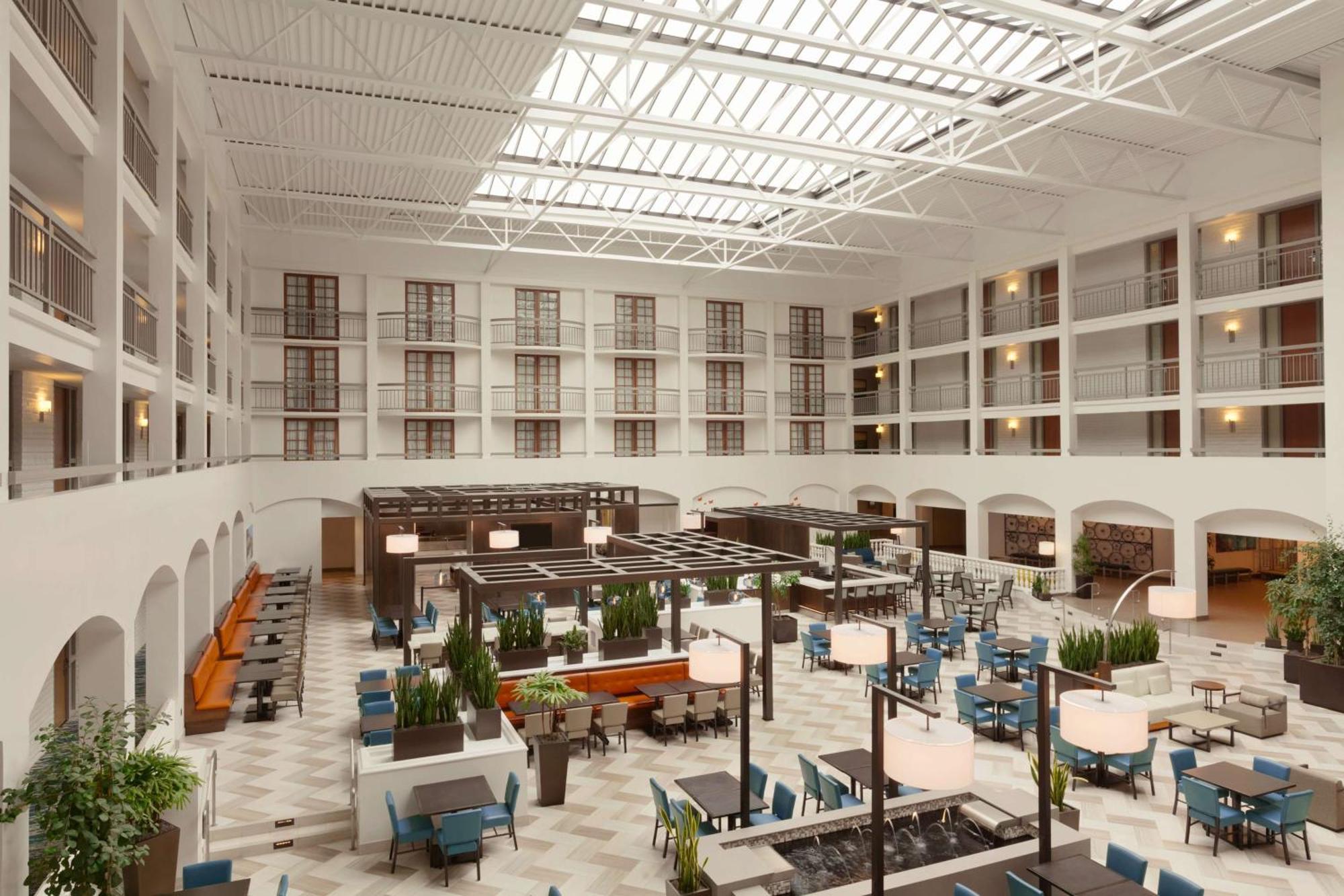 Embassy Suites San Luis Obispo Exterior photo