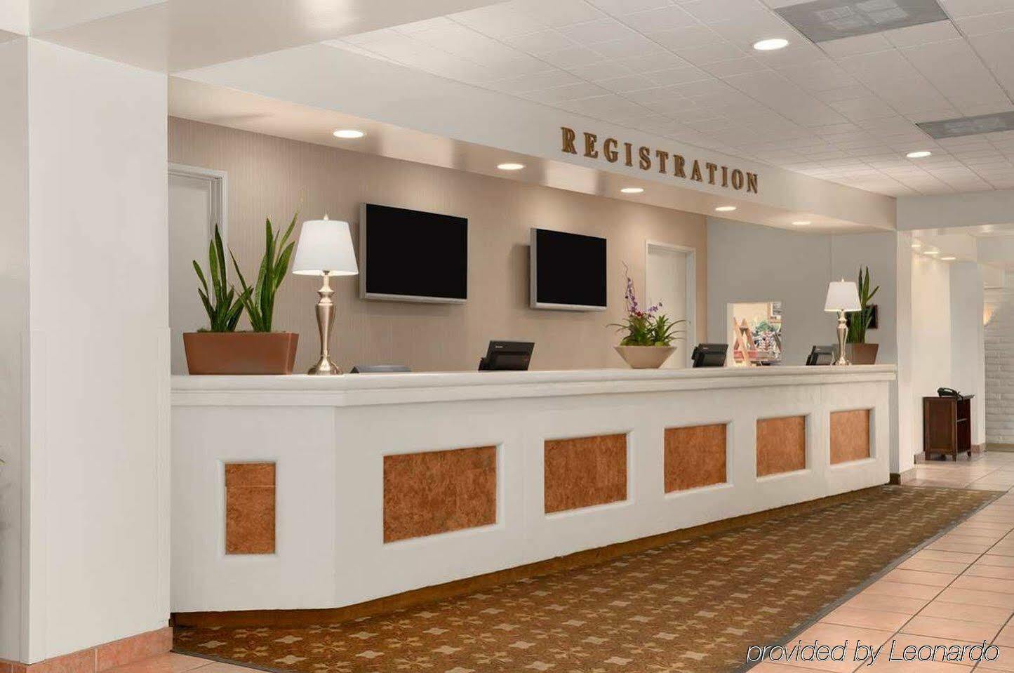 Embassy Suites San Luis Obispo Exterior photo